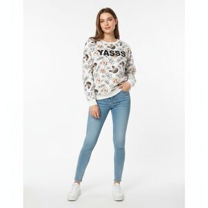 Freeze Juniors Long-Sleeve White Cat Graphic Sweatshirt Sassy Playful M